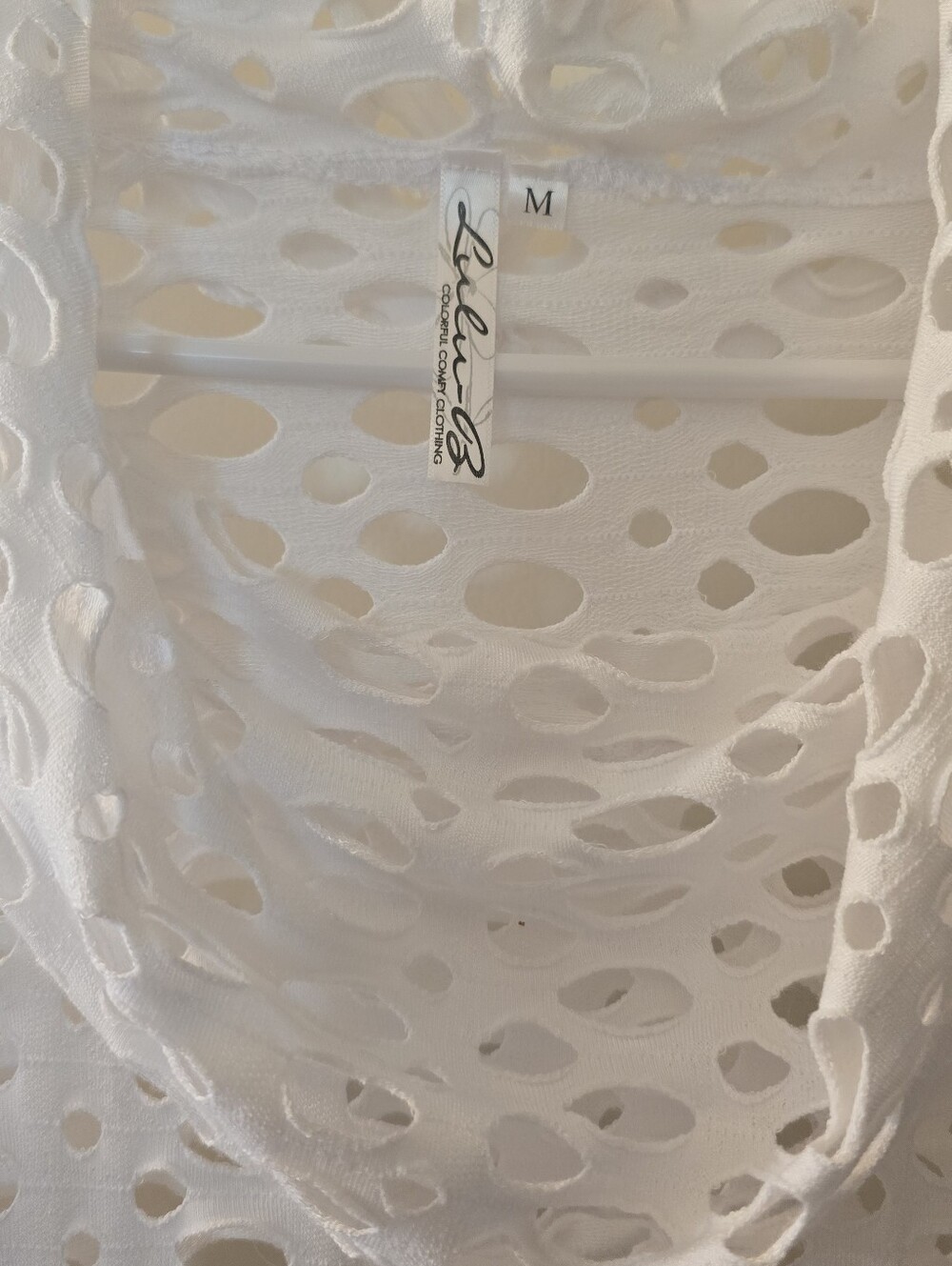 Lulu B. White Laser Cut Hollow-Out Tunic With Draped Cowl Neckline Size M - Picture 2 of 5